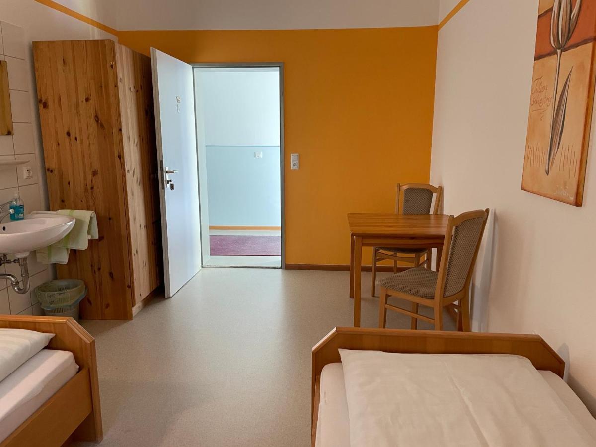Krug'S Family Hostel Und Restaurant Weilheim in Oberbayern Exterior foto